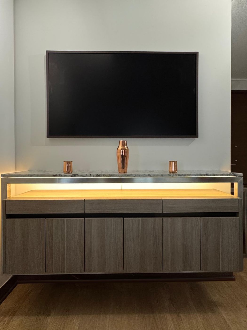 Mueble bar bajo TV