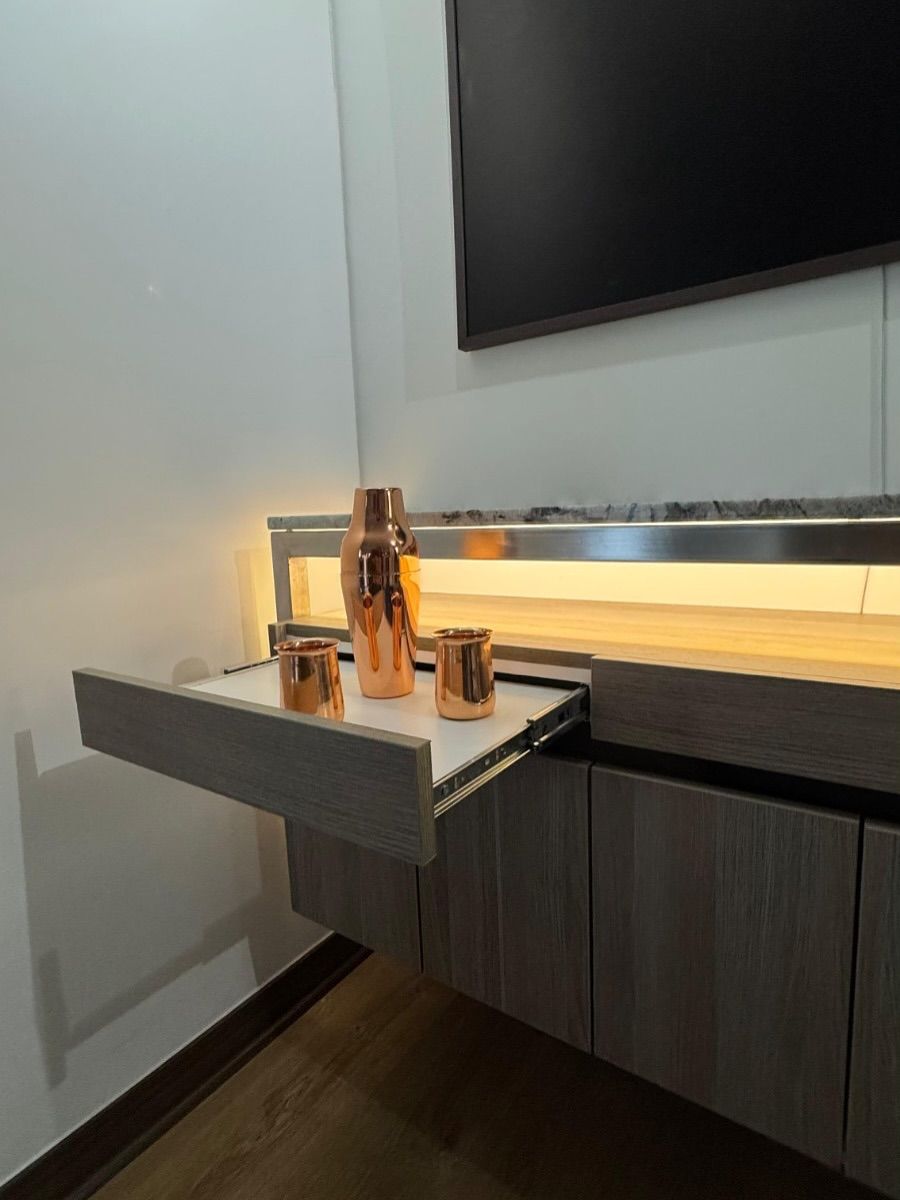 Mueble bar bajo TV